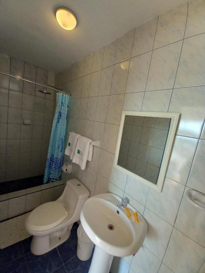 Hostal Los Frayles Paracas Luaran gambar