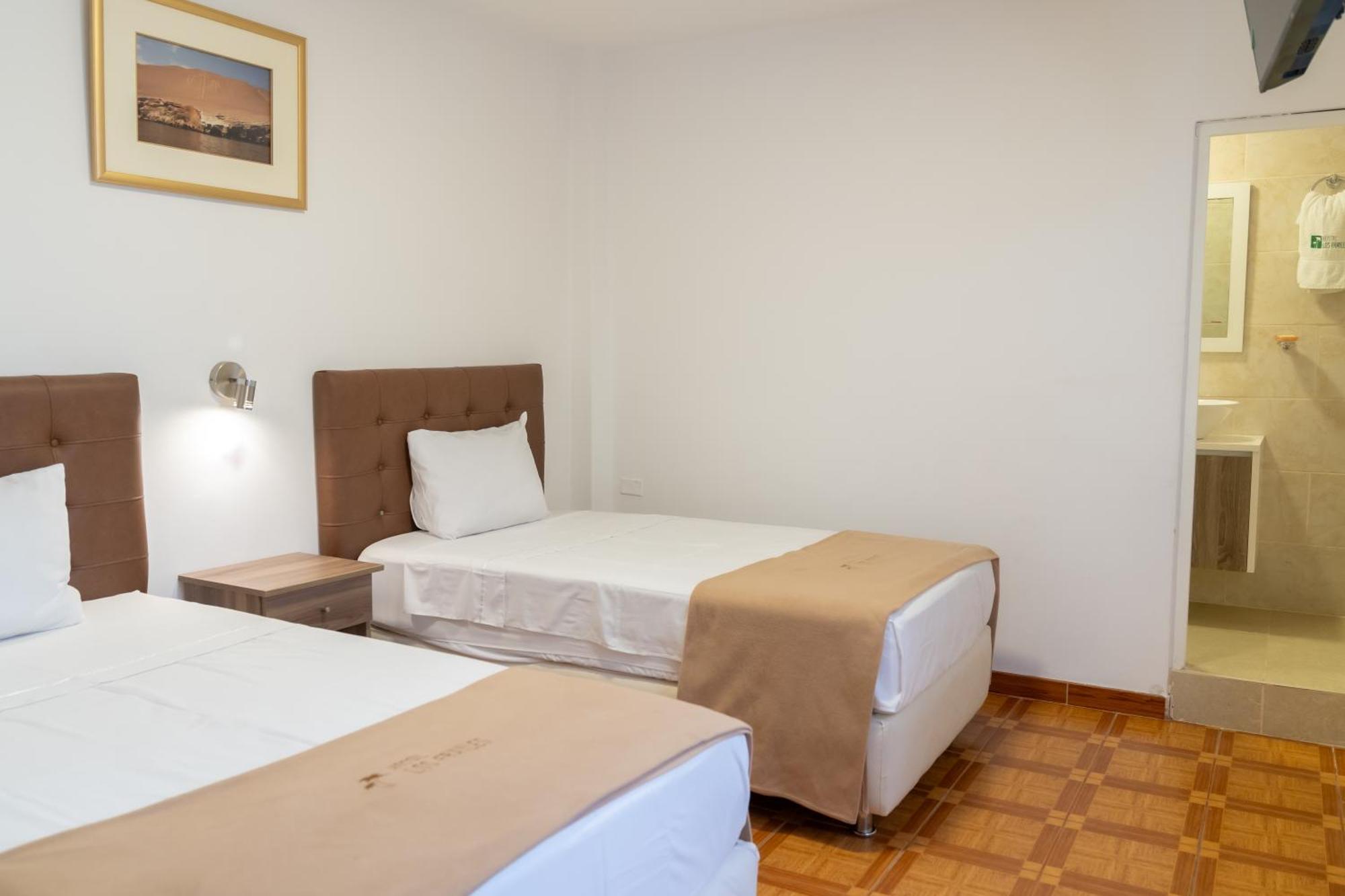 Hostal Los Frayles Paracas Luaran gambar