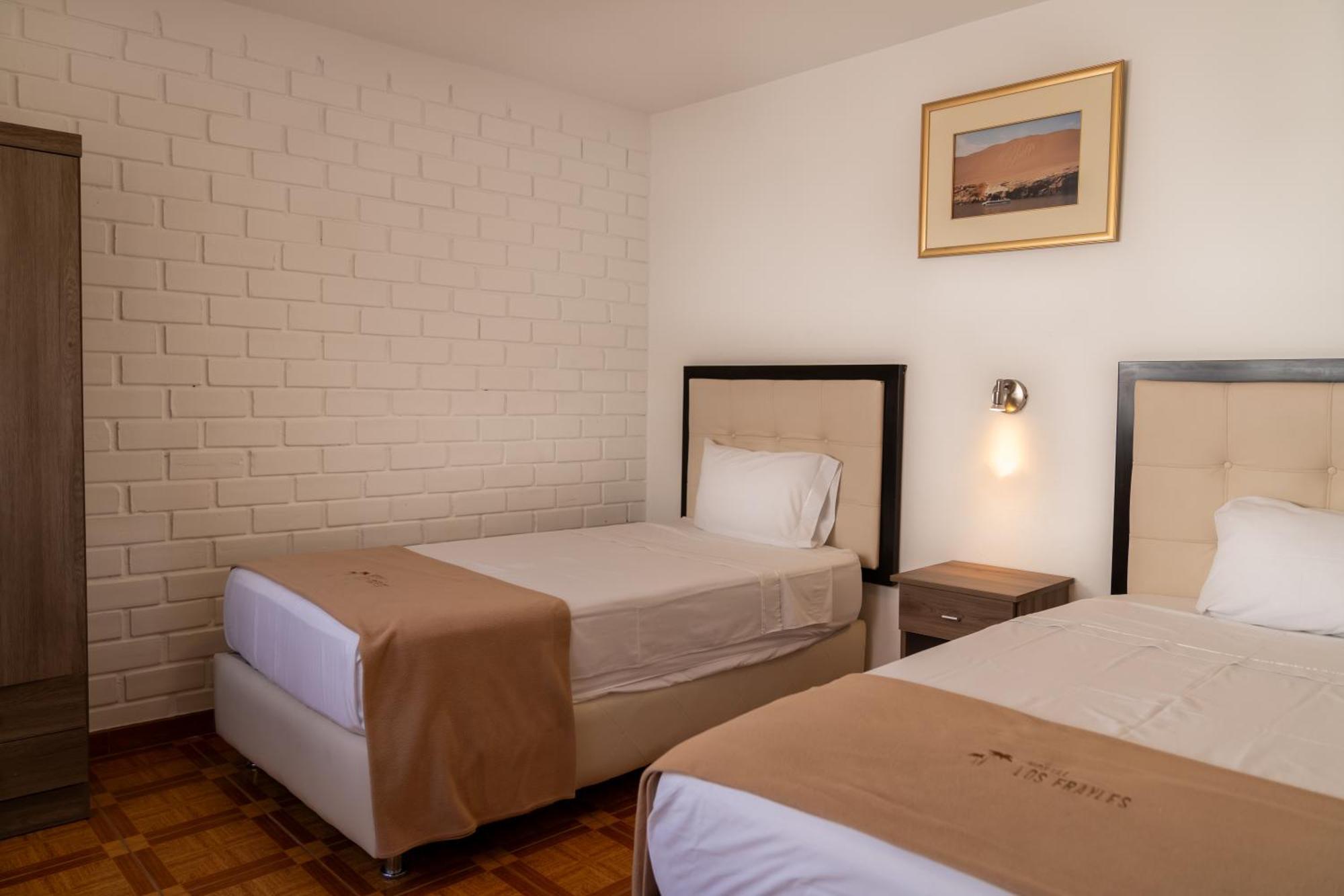 Hostal Los Frayles Paracas Luaran gambar