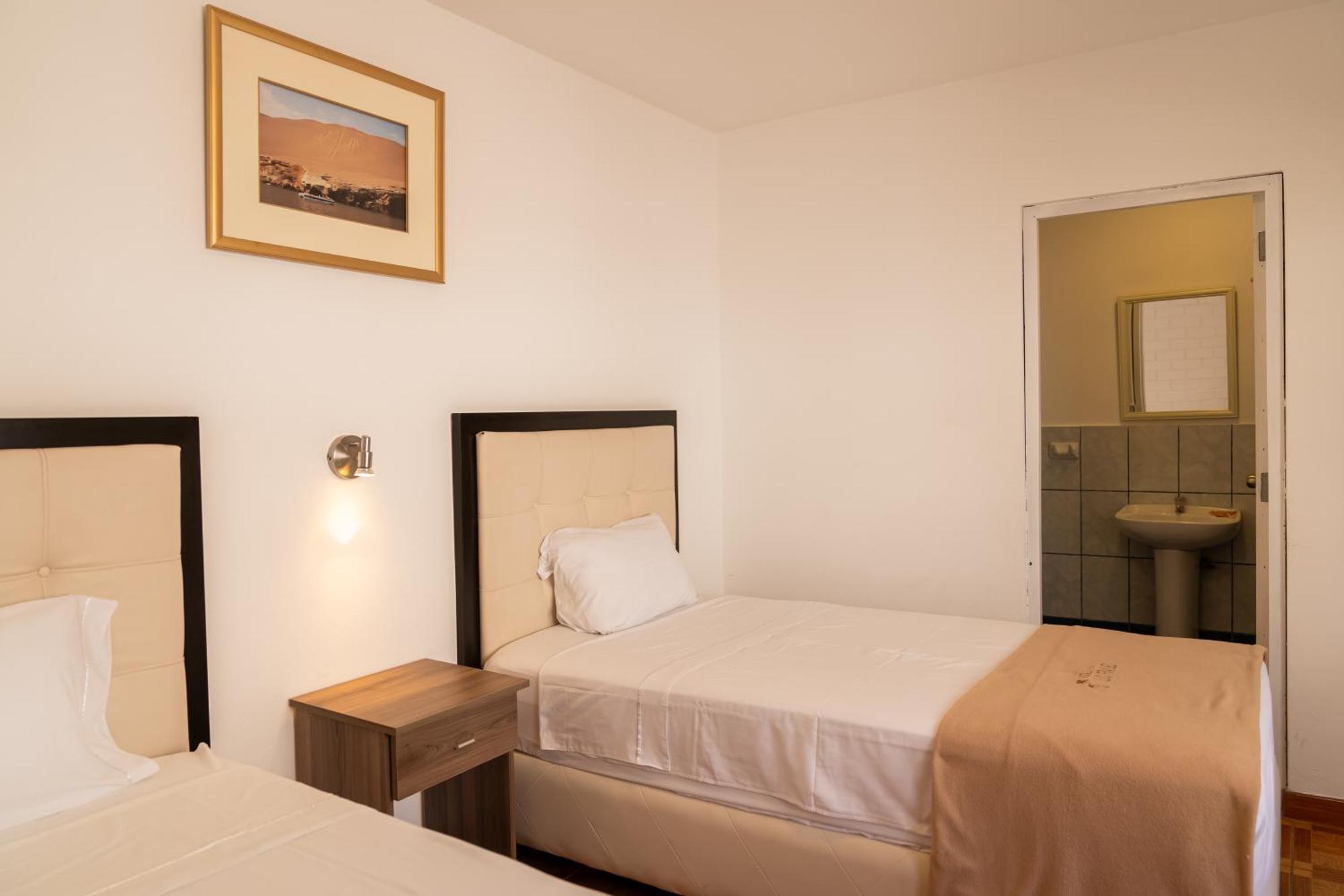 Hostal Los Frayles Paracas Luaran gambar