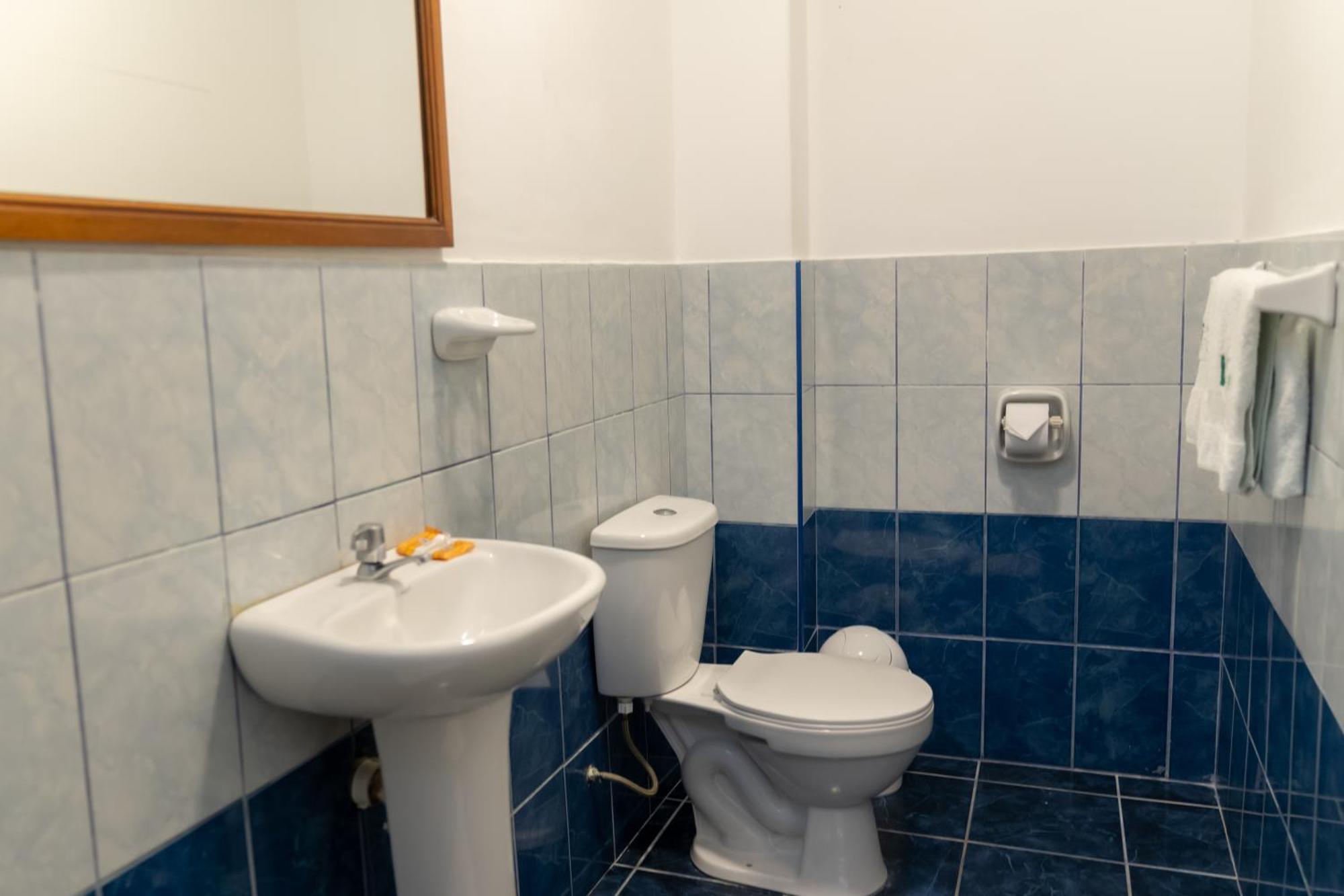 Hostal Los Frayles Paracas Luaran gambar